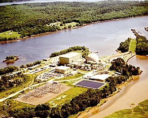 Site comparison map of Yankee Rowe nuclear reactor before and after decommissioning.